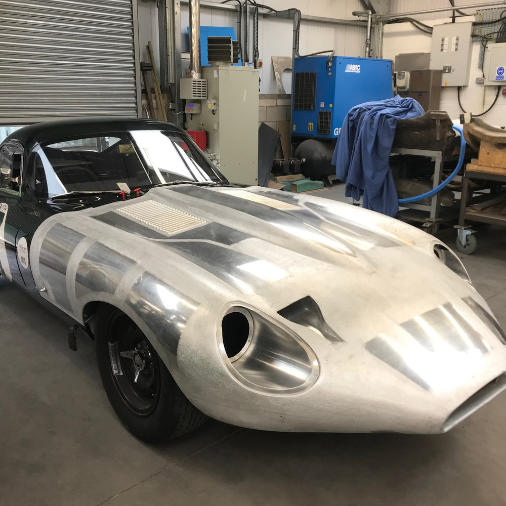 
                      
                        E-Type Jaguar "49 FXN" Lowdrag Bonnet
                      
                    