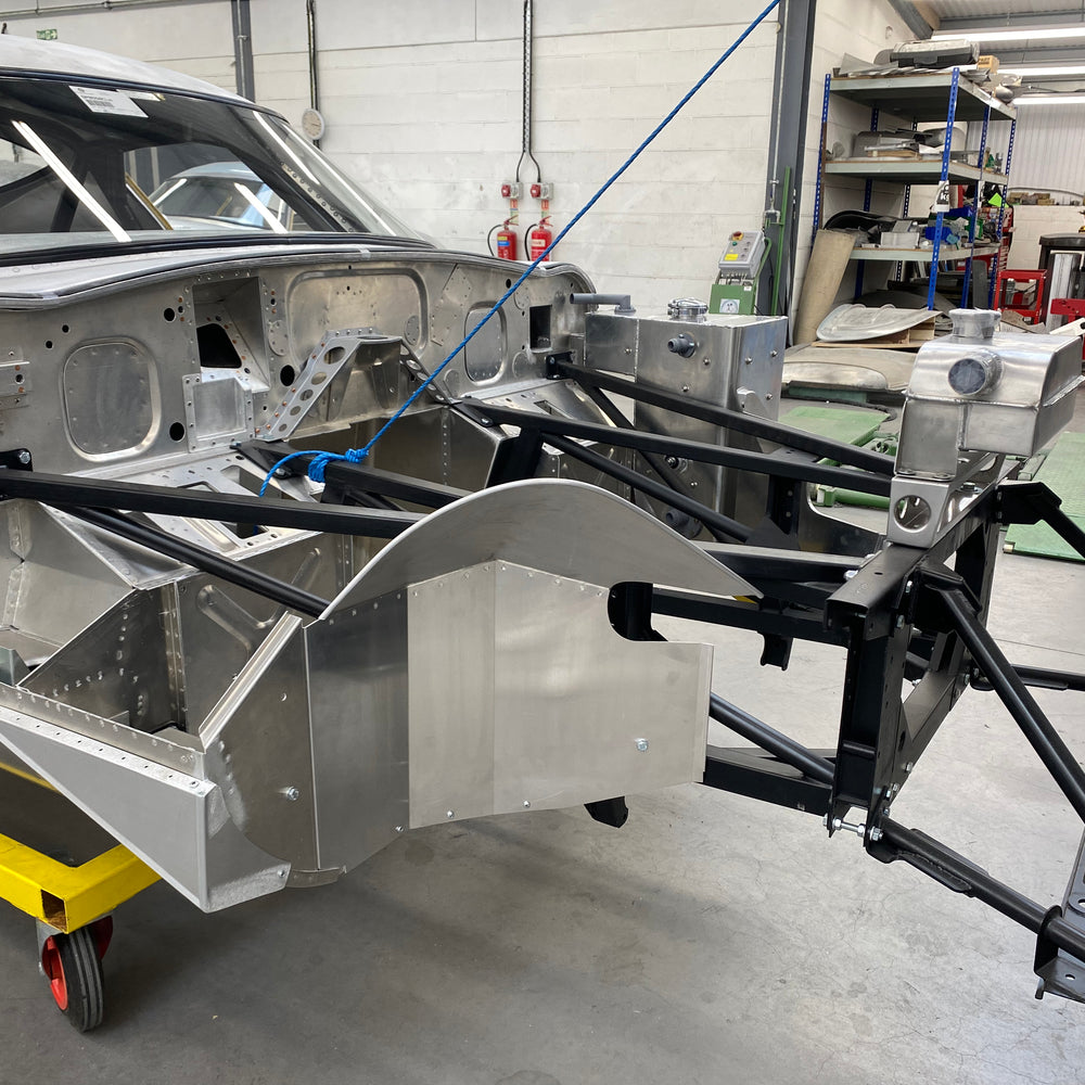 
                      
                        E-Type Jaguar "CUT 7" Bodyshell - Complete with Bonnet, Boot Lid and Doors
                      
                    