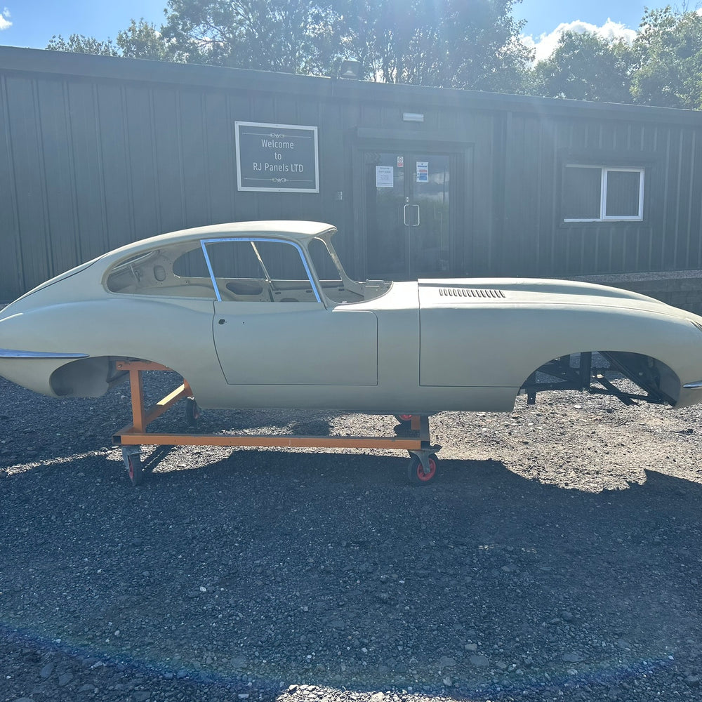 
                      
                        SPECIAL OFFER .........  Jaguar E-Type S1 4.2 FHC Original Body Shell
                      
                    