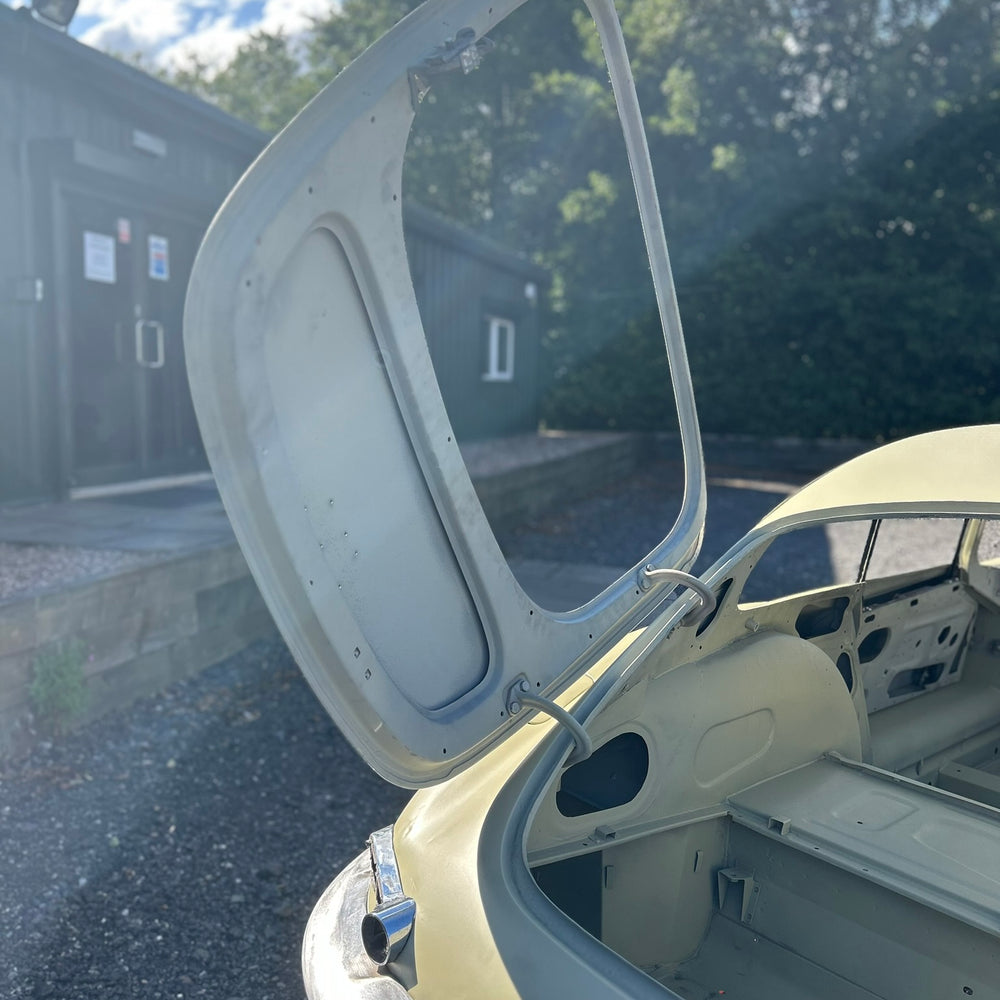 
                      
                        SPECIAL OFFER .........  Jaguar E-Type S1 4.2 FHC Original Body Shell
                      
                    