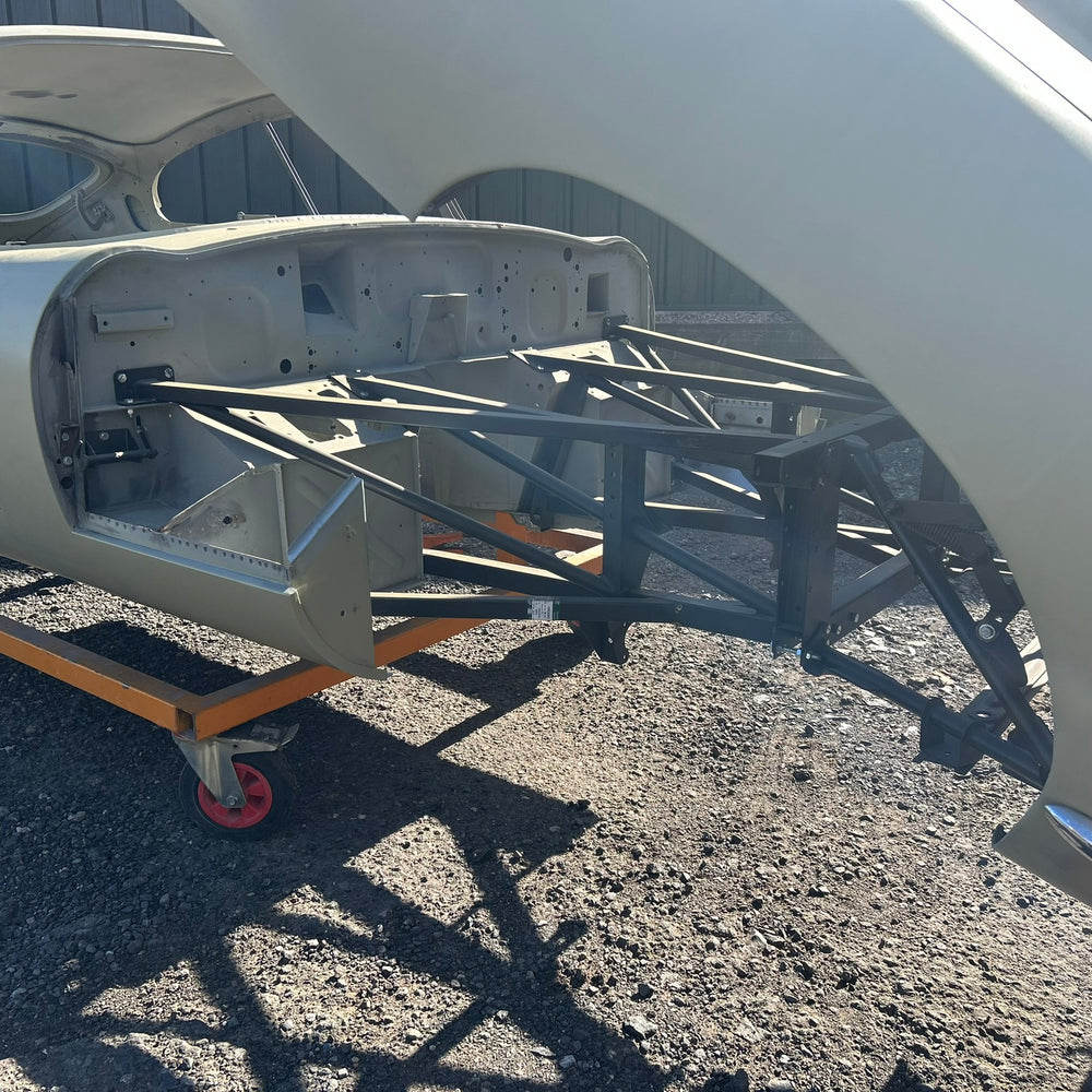 
                      
                        SPECIAL OFFER .........  Jaguar E-Type S1 4.2 FHC Original Body Shell
                      
                    