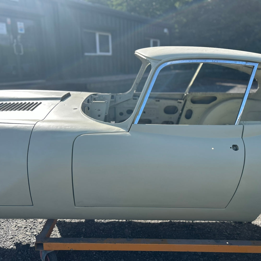 
                      
                        SPECIAL OFFER .........  Jaguar E-Type S1 4.2 FHC Original Body Shell
                      
                    