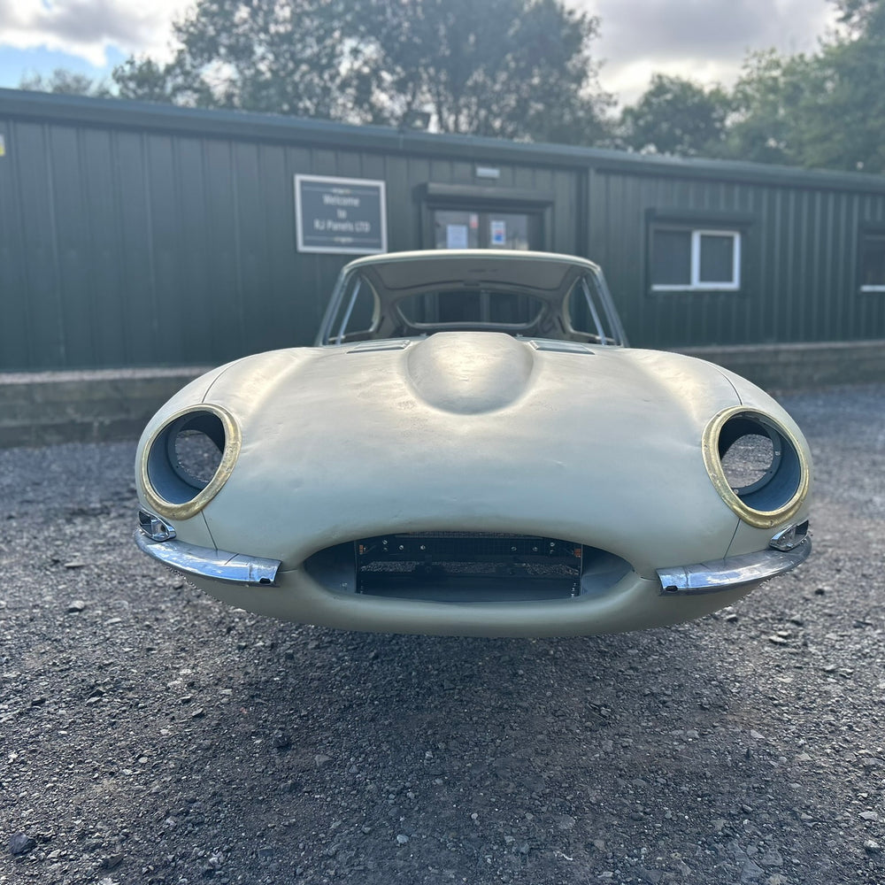 
                      
                        SPECIAL OFFER .........  Jaguar E-Type S1 4.2 FHC Original Body Shell
                      
                    