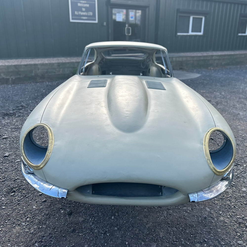 
                      
                        SPECIAL OFFER .........  Jaguar E-Type S1 4.2 FHC Original Body Shell
                      
                    