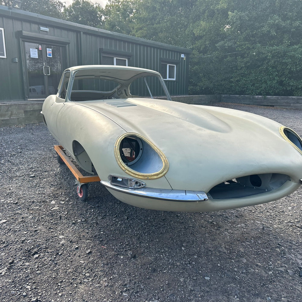 
                      
                        SPECIAL OFFER .........  Jaguar E-Type S1 4.2 FHC Original Body Shell
                      
                    