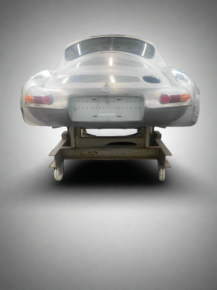 
                      
                        E-Type Jaguar LWB V12 S3 Lowdrag Bodyshell
                      
                    